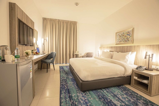 GOLDEN TULIP